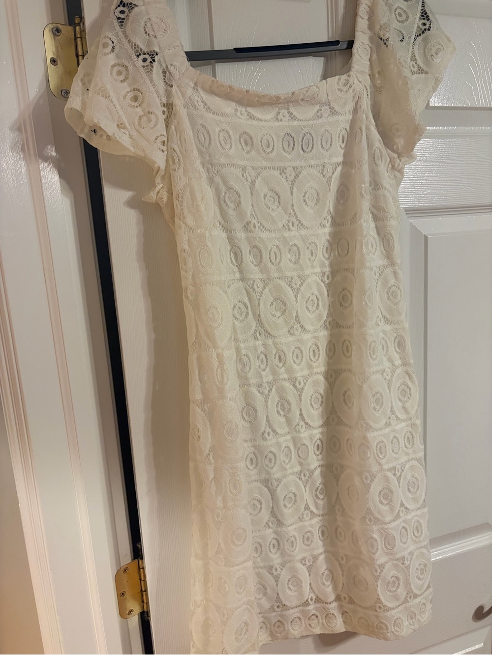Roz & Ali Cream Lace Scoop Neck Dress